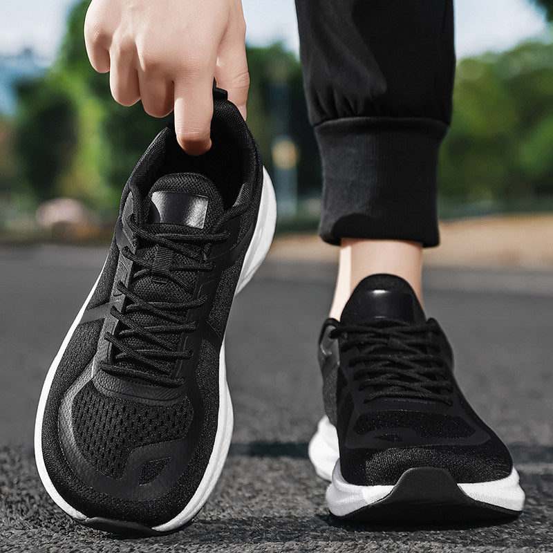 Wide-toe breathable sports shoes