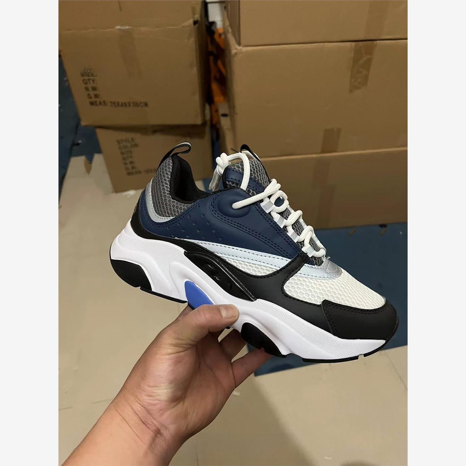 Running sports shoes