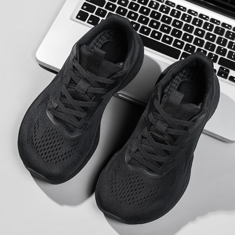 Wide-toe breathable sports shoes