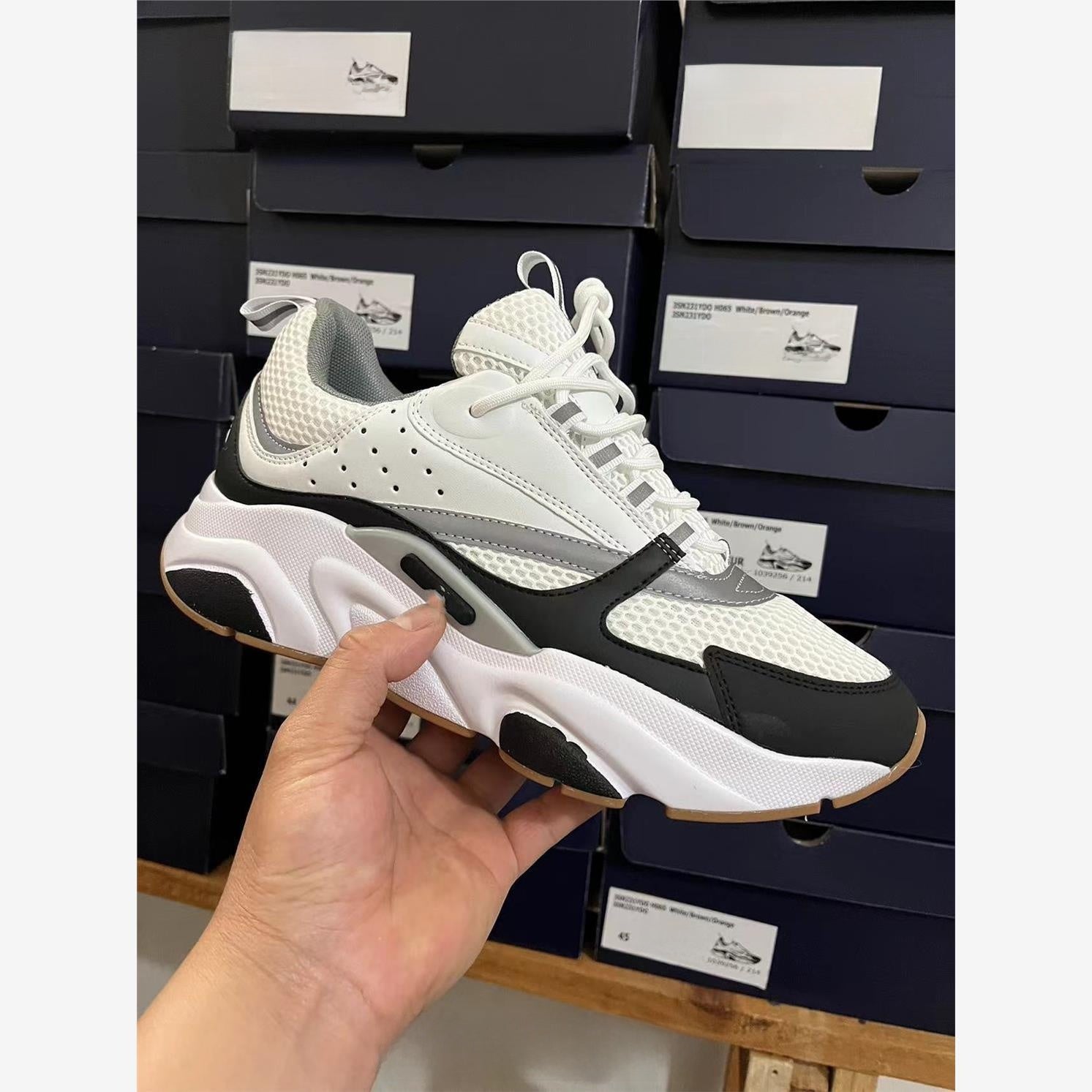 Running sports shoes