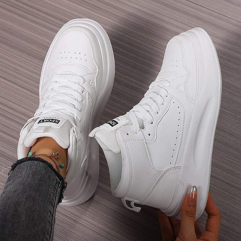 Soft-soled comfortable casual sports sneakers