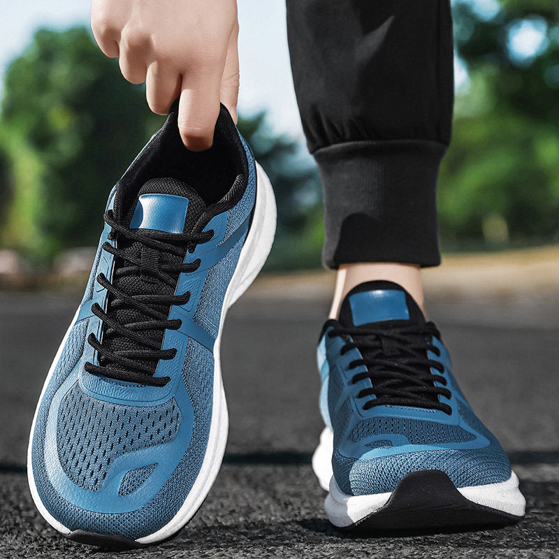 Wide-toe breathable sports shoes