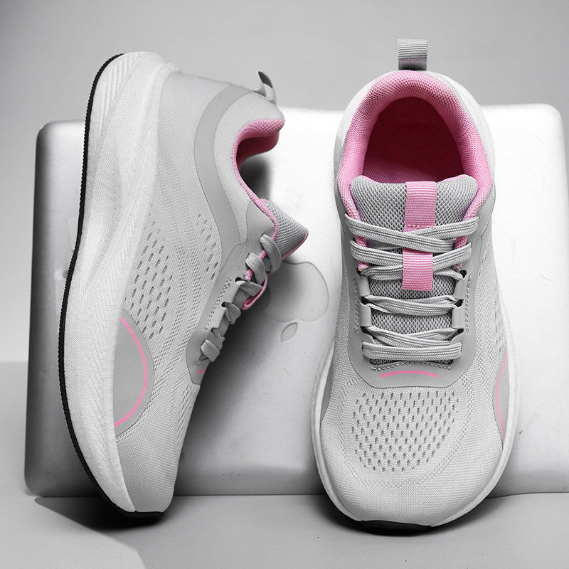 Wide-toe breathable sports shoes
